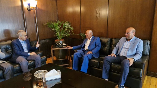 The Minister of Economy visits the Sidon and South Chamber of Commerce